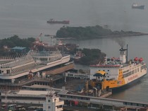 Penyeberangan Merak-Bakauheni Normal, Kapal Dibatasi 3 Km dari Anak Krakatau