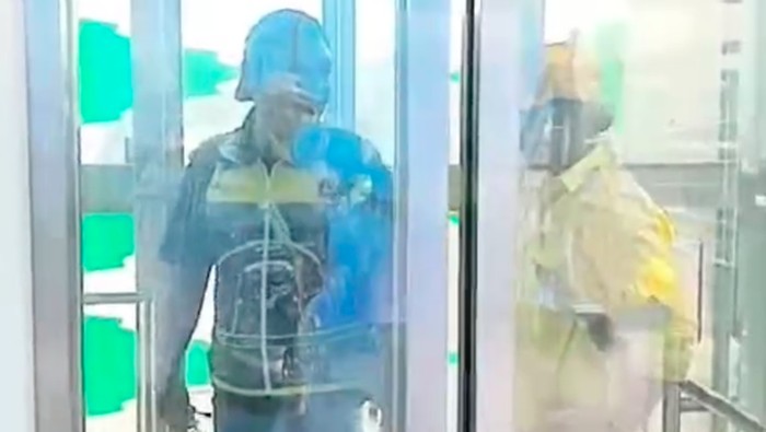 Lift jembatan penyeberangan orang (JPO) Lenteng Agung, Jakarta Selatan, telah berfungsi kembali. Lift tersebut sempat rusak akibat kabelnya dicuri.