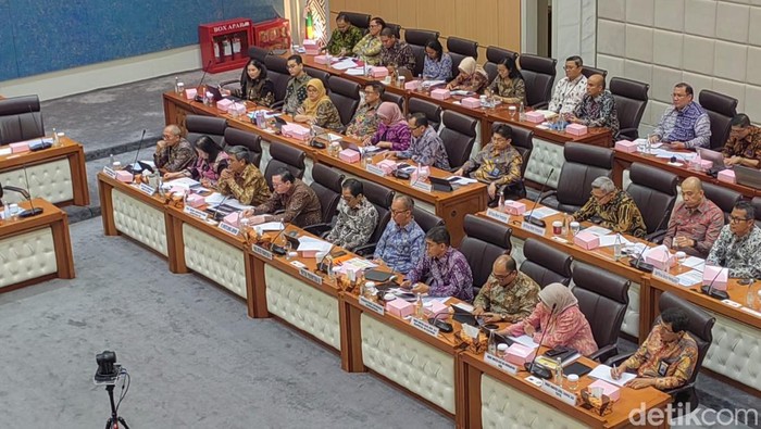 Menteri Perindustrian Agus Gumiwang Kartasasmita di DPR, Rabu (10/6/2026).