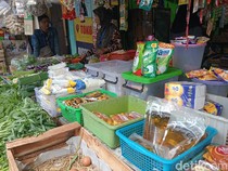Harga Minyak Goreng-Bawang Naik di Pasar Palembang