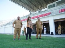 Bupati Kediri Cek Pembangunan Stadion Gelora Daha Jayati, Ini Pesannya