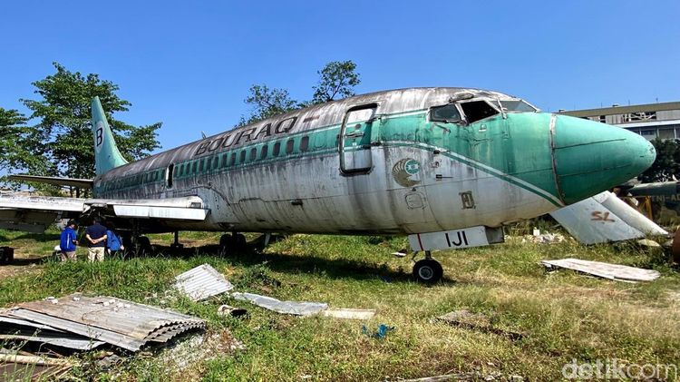 Melihat Lebih Dekat 2 Pesawat Misterius yang Terparkir 20 Tahun di PTDI