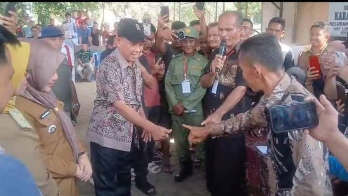 Penentuan Ketua RT-05 di Lubuklinggau ditentukan lewat adu suit