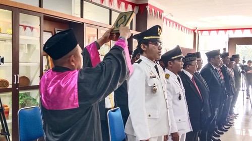 Pengambilan sumpah pelantikan pejabat di Pemkab Lombok Timur, NTB, Rabu (10/6/2026). (Sanusi Ardi W/detikBali)