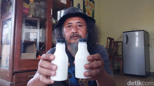 Menilik Perjuangan Gus Embek, Meracik Khasiat dari Susu Kambing Etawa