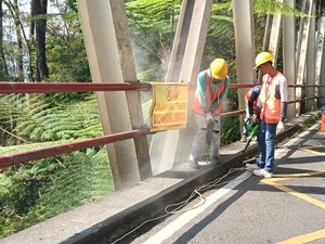 Cegah Bunuh Diri Terjadi Lagi, Pagar Jembatan Cangar Mulai Ditinggikan
