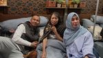 Hangat dan Saling Mendoakan! Momen Raffi Ahmad Habiskan Waktu Bareng Ibu
