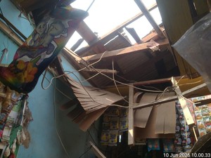 Rumah di Jakut Porak-poranda Tertimpa Tabung Oksigen, Pemilik Trauma