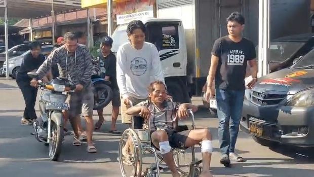 Suparman (53), perampok yang membunuh Bilqis (11) di Desa Dawung, Sragen, saat dibawa ke Polres Sragen, Rabu (10/6/2026).
