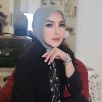 Gaya Mewah Syahrini Pakai Aksesori Rp 44,5 M, Netizen: Istri CEO Sesungguhnya