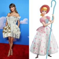 Gaun dengan model off-shoulder ini memberi nuansa feminin klasik sekaligus dreamy. Penampilannya mengingatkan pada karakter Bo Peep dari franchise Disney-Pixar tersebut. Bo Peep digambarkan sebagai mainan berbentuk boneka wanita berambut pirang dan memakai gaun, dengan karakter lembut nan anggun di dua film pertamanya. Foto: Getty Images, Disney-Pixar