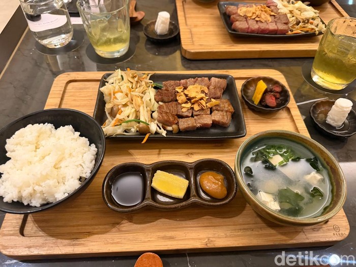Teishoku at SHIO