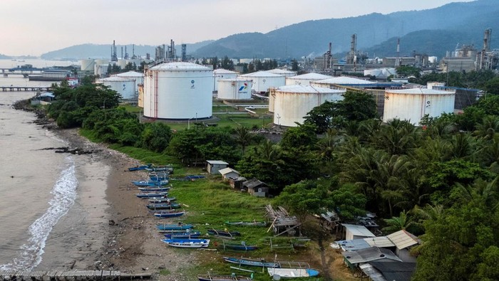 A drone view shows fuel terminal of the state-owned company Pertamina at the industrial area in Cilegon, Banten province, Indonesia, June 6, 2026. REUTERS/Willy Kurniawan