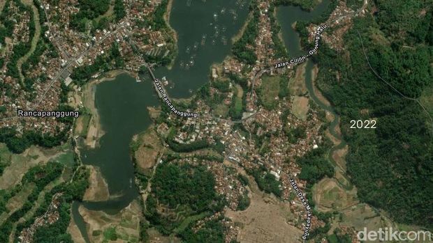 Timelapse eceng gondok di Sungai Citarum tepatnya di Rancapanggung, Cililin, Kabupaten Bandung Barat