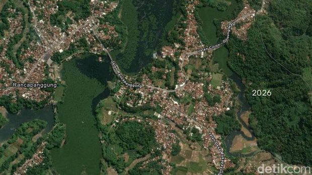 Timelapse eceng gondok di Sungai Citarum tepatnya di Rancapanggung, Cililin, Kabupaten Bandung Barat