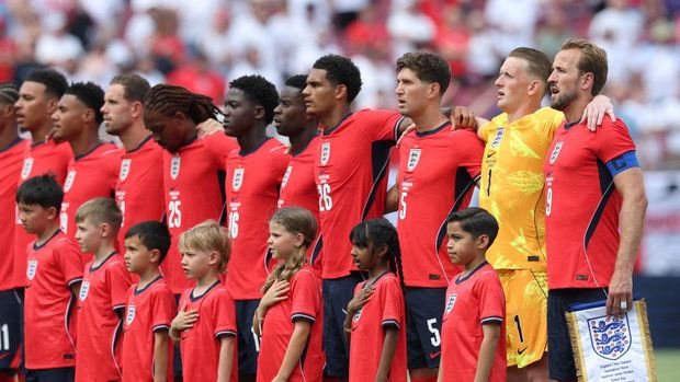 Timnas Inggris Soccer Football - International Friendly - England v New Zealand - Raymond James Stadium, Tampa, Florida, U.S. - June 6, 2026 England's Harry Kane and teammates line up during the national anthems before the match IMAGN IMAGES via Reuters/Nathan Ray Seebeck TPX IMAGES OF THE DAY