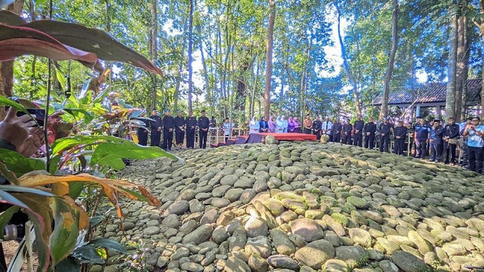 Ziarah ke leluhur Ciamis.