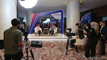 Pilar digital ini sangat penting untuk industri saat ini menurut Director & Chief Enterprise Strategic Relationship Officer XLSmart, Andrijanto Muljono. 7 Pilar itu adalah data, device (perangkat), network, aplikasi, security (keamanan), digital infrastruktur dan artificial intelligence (AI).
