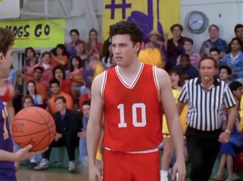 Ben Affleck tampil di Buffy the Vampire Slayer.