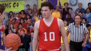 Sebelum pakai kostum Batman dan menang Oscar, Ben Affleck ternyata pernah tampil jadi pemain basket di Buffy the Vampire Slayer. Dok. Ist