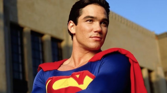 Dean Cain saat tampil sebagai Superman di serial Lois & Clark: The New Adventures of Superman