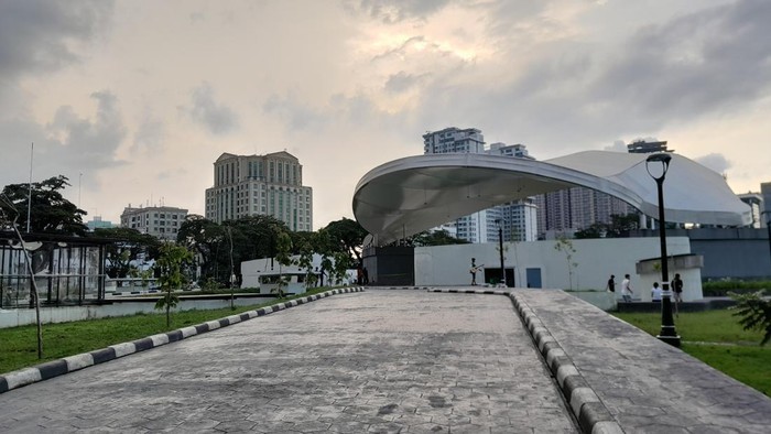 Foto: Kondisi di sekitar trek lari di Lapangan Merdeka Medan. (Rechtin Hani Ritonga/detikSumut)