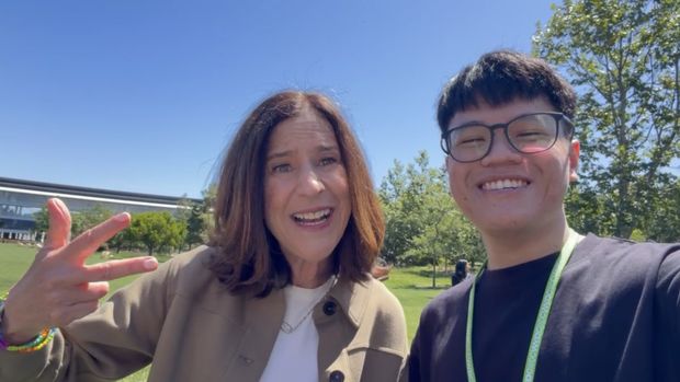 Ghazali Ahlam Jazali bertemu Tim Cook dan John Ternus