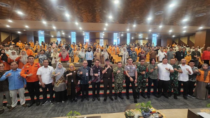 Gubernur Jambi Al Haris saat menjadi pemateri di kuliah umum mahasiswa Cegah Karhutla