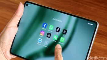 Aplikasi populer pun sudah tersedia di tablet Matepad mini ini. Foto: Adi FR/detikINET