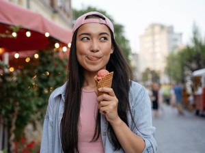 Jangan Keburu Takut Gemuk! Makan Es Krim Punya Manfaat Sehat Ini