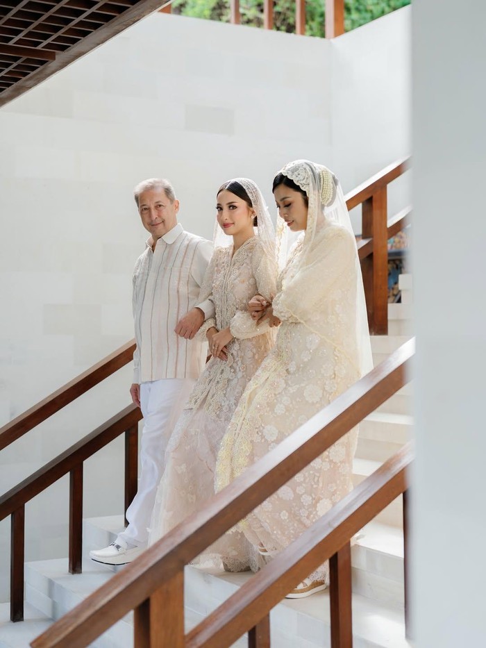 Jennifer Coppen dan Justin Hubner gelar siraman serta pengajian sebelum nikah.