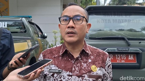 Kepala Dinkes Mataram Emirald Isfihan.