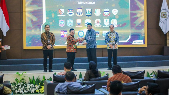 Ketua DPRD Kota Bogor, Dr. Adityawarman Adil, menghadiri langsung acara Penyerahan LHP  BPK atas Laporan Keuangan Pemerintah Daerah (LKPD) Tahun Anggaran 2025 pada Selasa 9 Juni 2026.