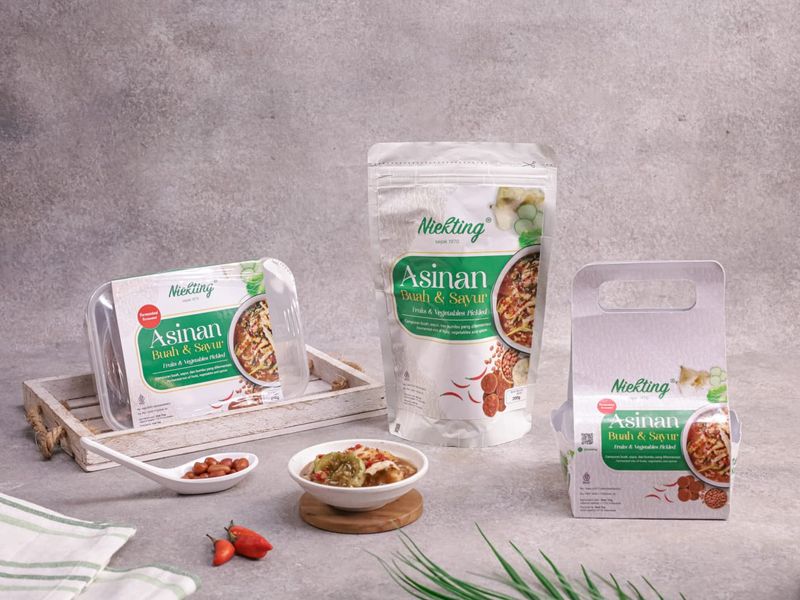 Kisah Inna Hidupkan Resep Asinan Fermentasi Keluarga Jadi Bisnis Ramah Lingkungan