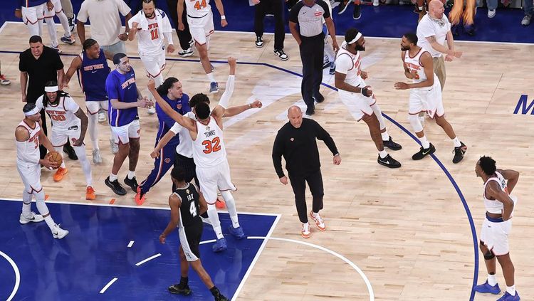 Knicks Bangkit dari Defisit 29 Poin, Taklukkan Spurs dan Dekati Gelar NBA
