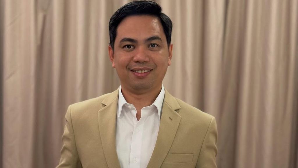 Keren! Guru Vokal Fadil Jaidi Sabet Penghargaan Internasional