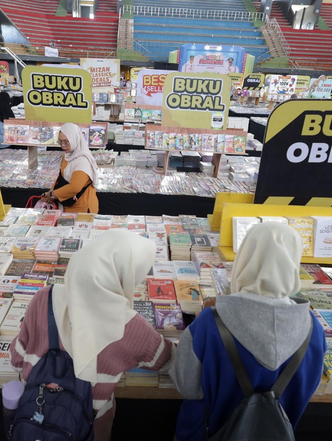 Berburu Buku Murah Jelang Tahun Ajaran Baru