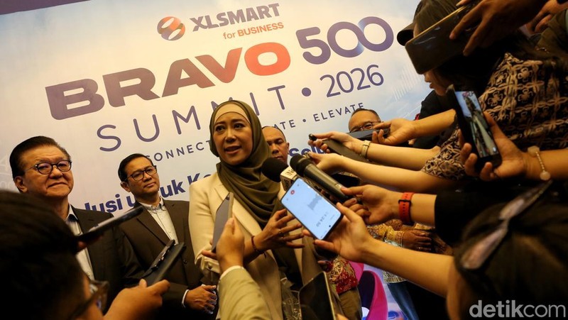 Menteri Komunikasi dan Digital (Menkomdigi) Meutya Hafid dan Menteri Kesehatan (Menkes) Budi Gunadi Sadikin membuka XLSmart Bravo 500 Summit di Jakarta, Kamis (11/6/2026). Hadir pula sejumlah direksi dan komisaris XLSmart.