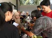 Dorong UMKM Naik Kelas, PT BSI Latih Emak-emak Bikin Konten-Olahan Ikan