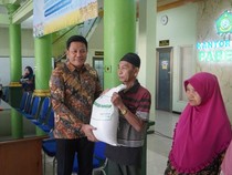 Pemkab Sidoarjo Salurkan Bantuan Beras-Minyak Goreng ke 181 Ribu Warga