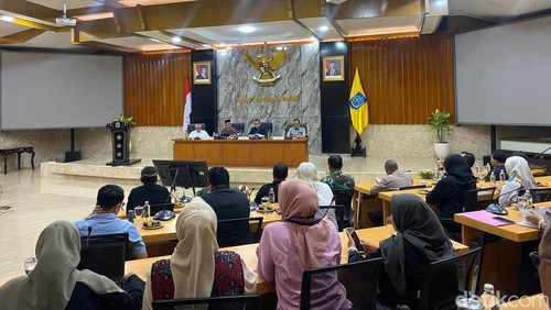 Penyerapan aspirasi penyusunan RUU Masyarakat Adat Panitia Kerja (Panja) Badan Legislasi (Baleg) DPR RI di Mataram, Kamis (11/6/2026).