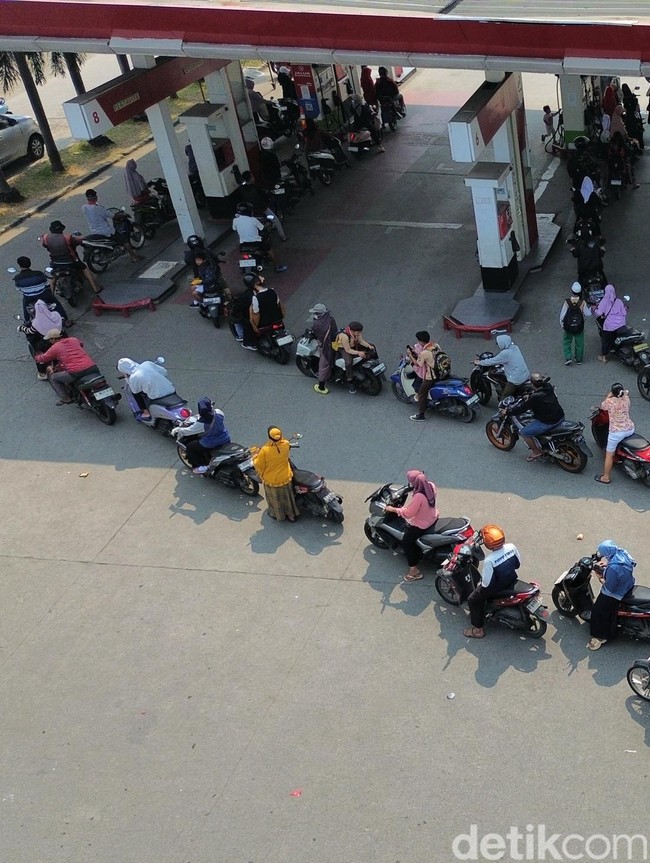 Pertamax Naik, Warga Ramai-Ramai Tinggalkan dan Beralih ke Pertalite