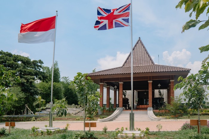 Salah satu sudut kampus Kings College London (KCL) Singhasari.