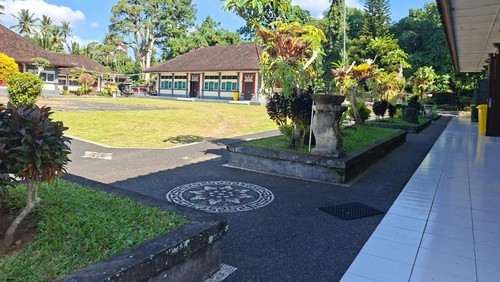 Potret SMAN 1 Marga Tabanan yang tengah mengalami krisis murid.
