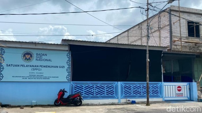 SPPG Ujung Mallusetasi di Kota Parepare, Sulawesi Selatan (Sulsel) yang tutup sementara gegara anggaran terhambat dari BGN.