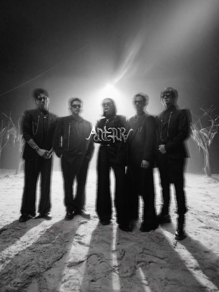 Stereowall rilis single Antara yang menggugah, bercerita tentang berdamai dengan masa lalu. Temukan warna musik baru mereka yang emosional dan relevan.