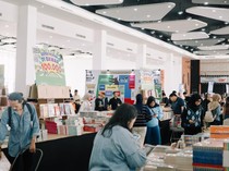 Warga Palembang Berantusias Buru Buku Murah di Bazar Internasional