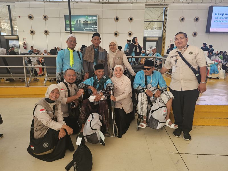 Tukang Tambal Ban yang Berhaji Sendiri dalam Keterbatasan Tukang Tambal Ban yang Berhaji Sendiri dalam Keterbatasan