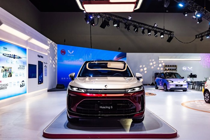 Wuling Huajing S