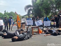 Mahasiswa Demo Bupati Bondowoso Tagih Janji Pembebasan PBB